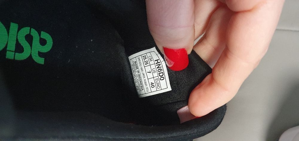 Buty Asic nowe 40