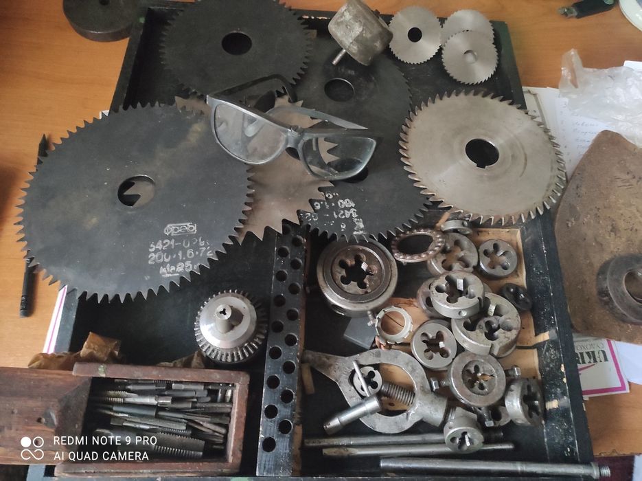 Лерка, плашки, метчики, патрон, диски