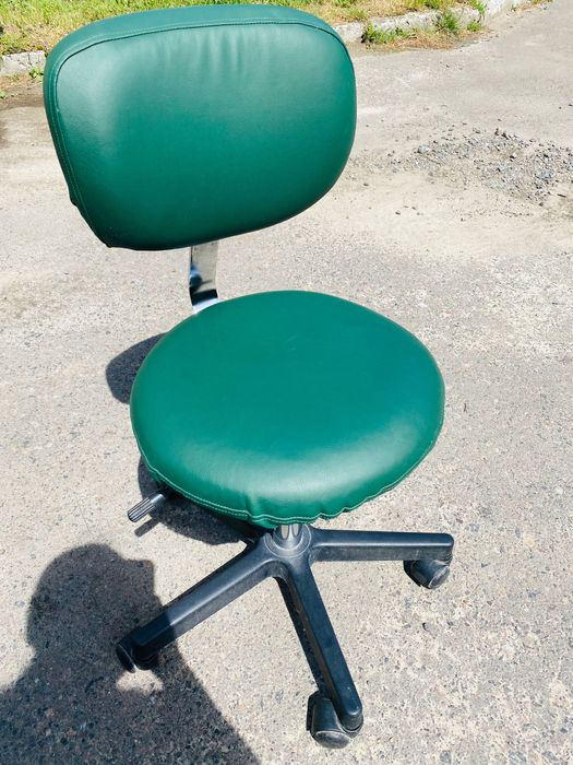 Продам професійні крісла. Італія!