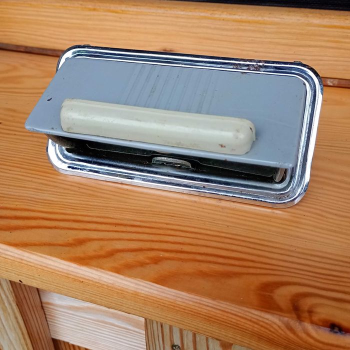 Popielniczka samochodowa, retro