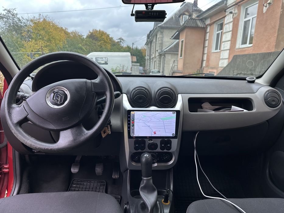 Renault Sandero 2011