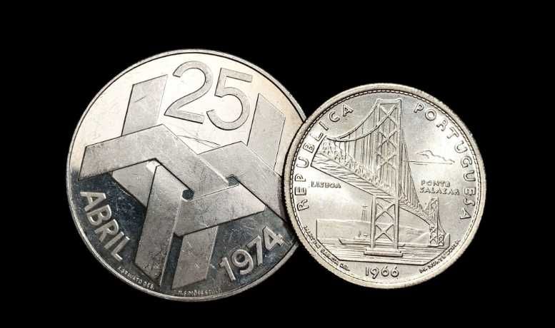 Moedas de Prata Colecionáveis (2x) – Excelente Estado – Oportunidade