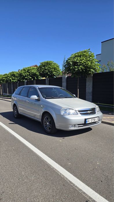 Машина Chevrolet Lacetti
