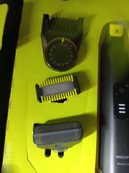 PHILIPS OneBlade c лезвием 360.