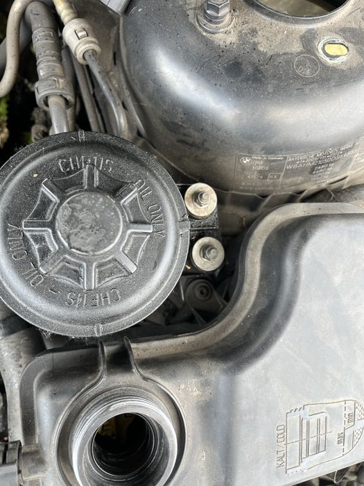 Расширительный бачок с крышкой BMW 5 (E60/E61) 6 (E63/E64) 7 (E65/E66/E67) X3 (E83)