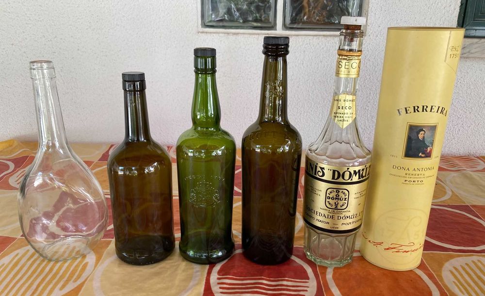 Conjunto de Garrafas de Vidro Variadas (Vazias)