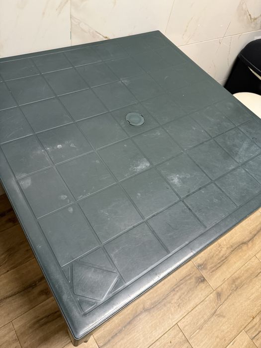 Mesa pvc 80x80