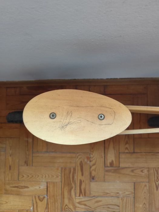 Bicicleta sem pedais de madeira