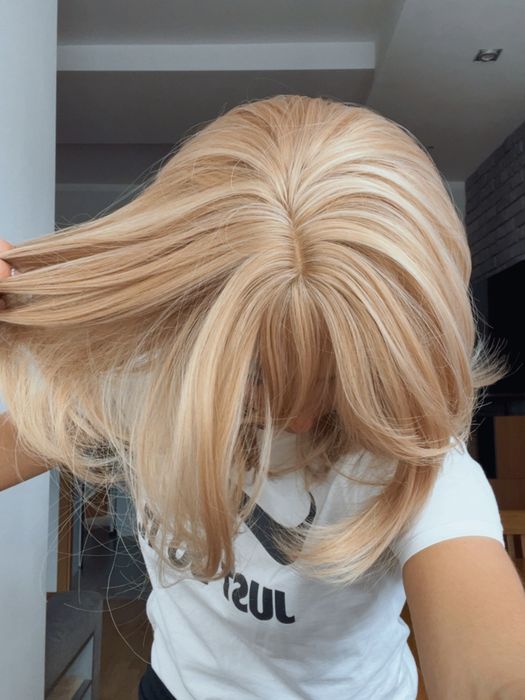 Blond peruka refleksy pasemka grzywką cieniowane nowa jasna bob