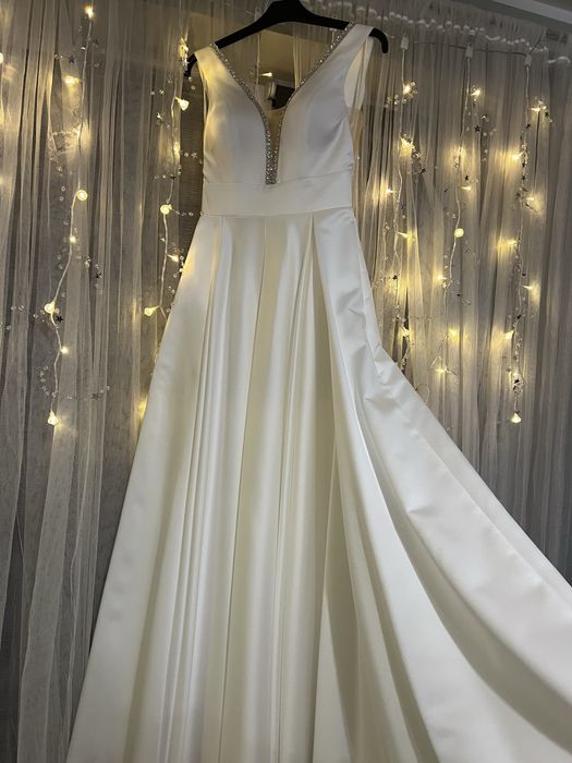 Elegancka suknia ślubna