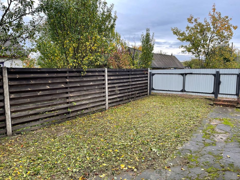 Продається 1/2 будинку