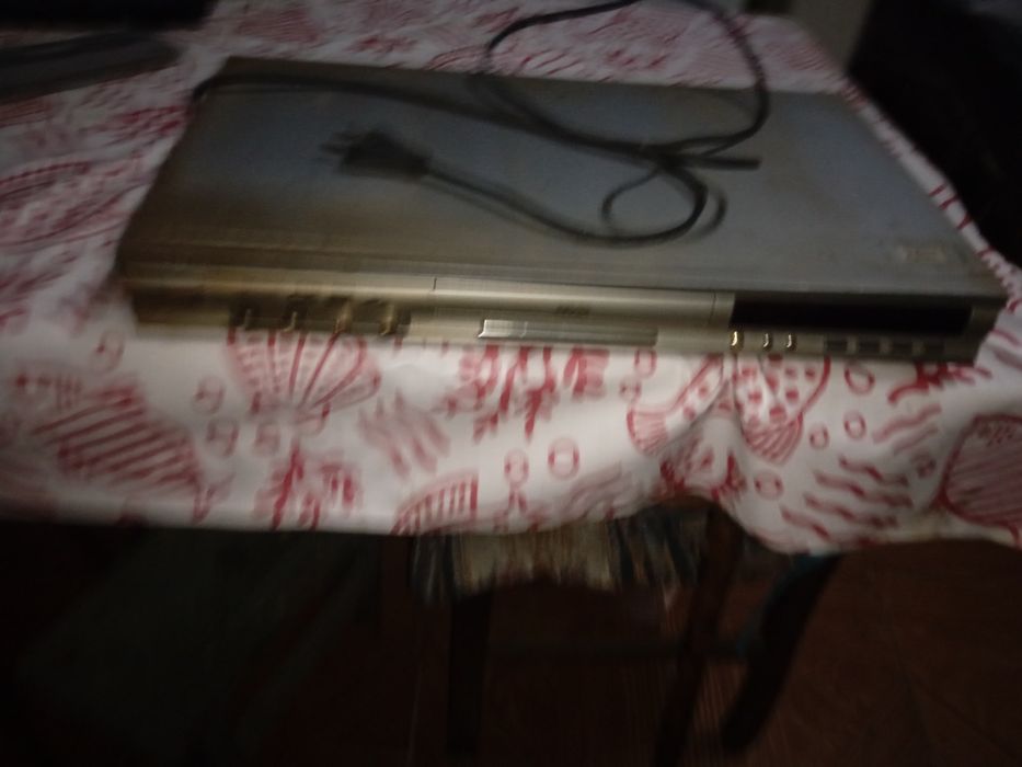 Vendo D.V.D com comando