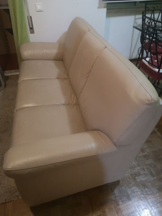 Sofá em pele Chateau d'Ax