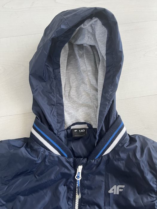 Kurtka 4F.                   .