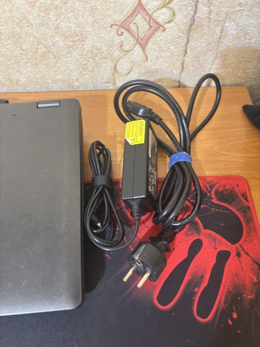 Ноутбук emachines Е528