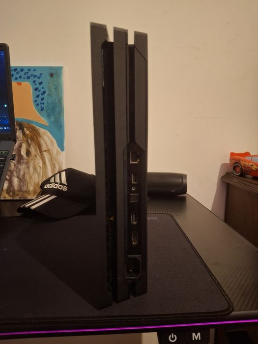 Playstation 4 Pro excelente estado