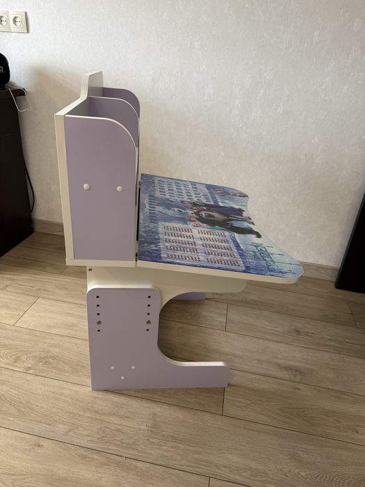 Стіл дошкільний.