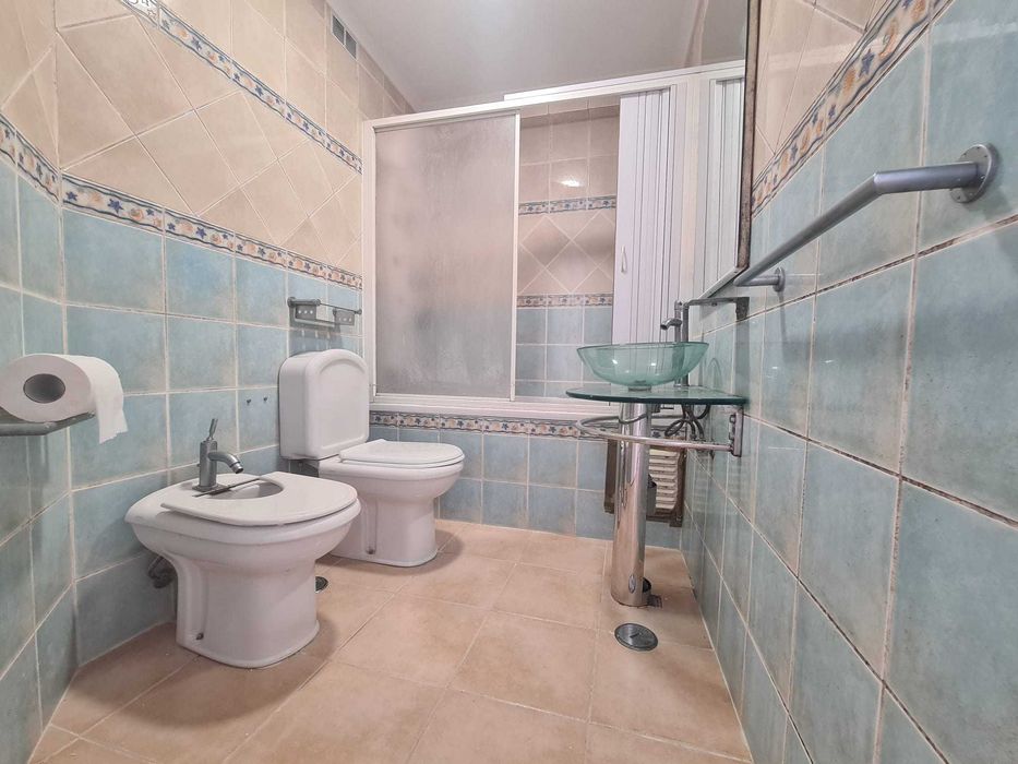Apartamento T2 transformado em T3 — Rua Prof. Rui Luís Gomes, 11,  Mem Martins