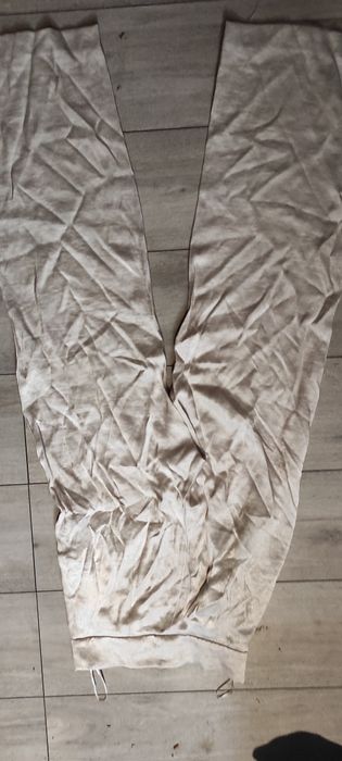 Spodnie z ozdobnymi guzikami