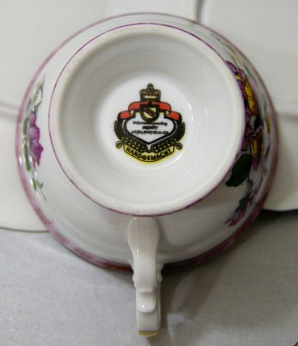 Komplet filizanek porcelanowych