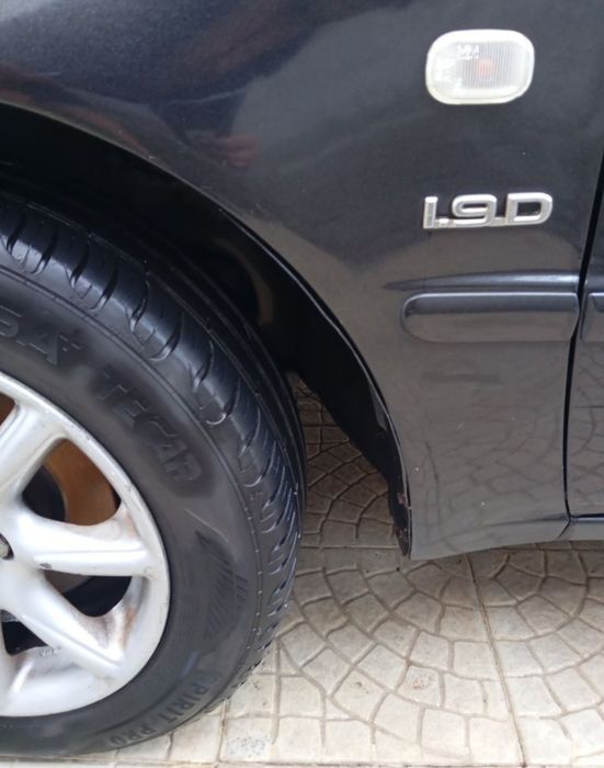 Toyota Corolla 1.9D em bom estado