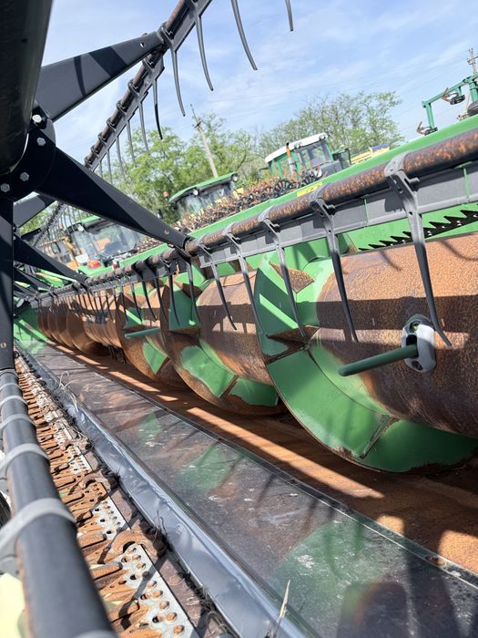 Зернова Жатка John Deere 625R