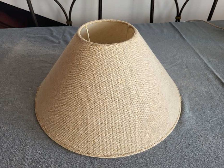 Abajur Creme
Diâmetro 36,5 cm
