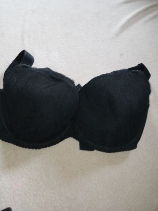 większy czarny stanik Gaia