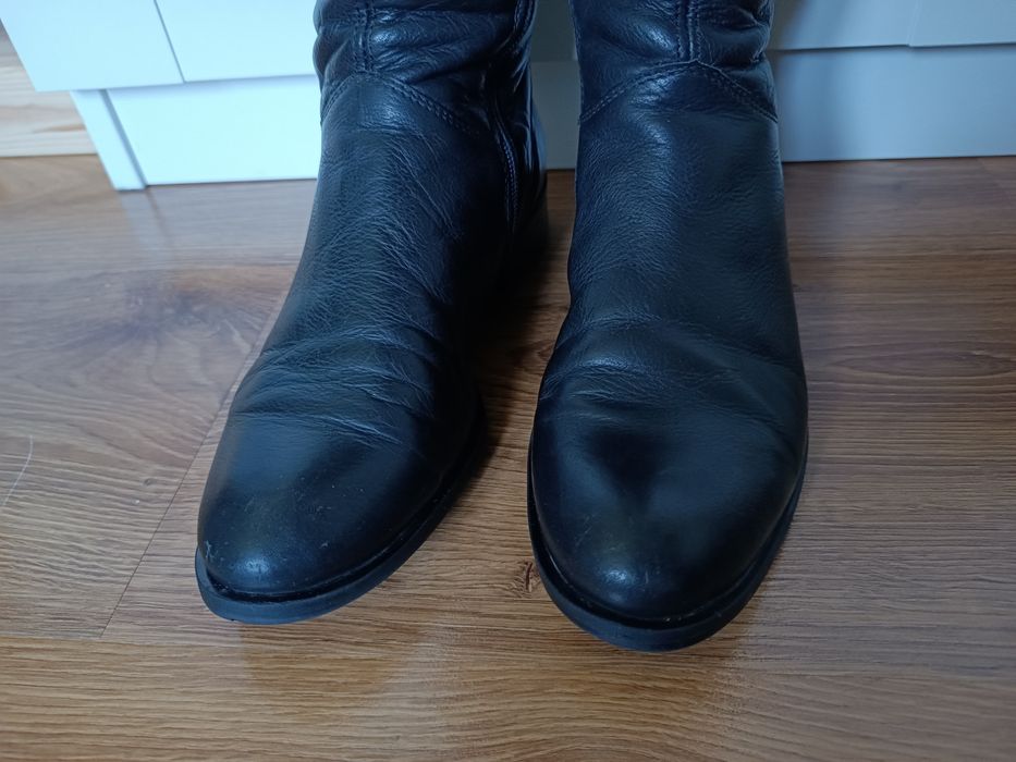 Czarne skórzane muszkieterki Lasocki 36