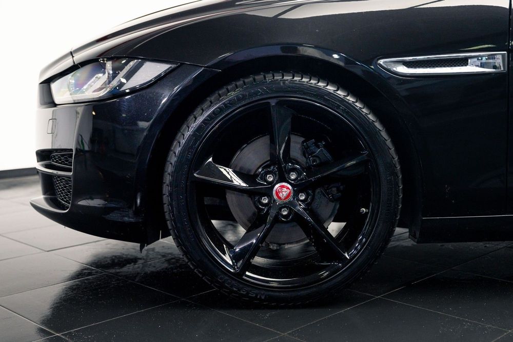 Jaguar XE 2.0 D Prestige Aut.