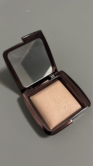Пудра hourglass (Dim light) нова