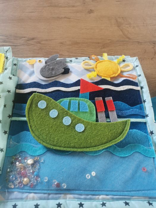 Książka sensoryczna materiałowa dla malucha HandMade 8 stron