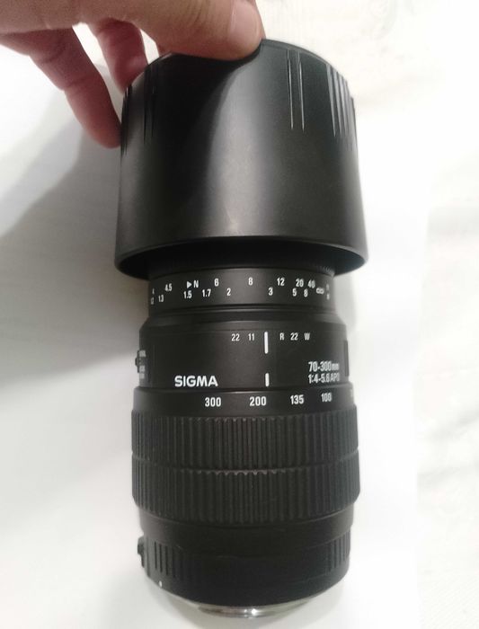Японский объектив Sigma AF 70-300 mm DG Macro