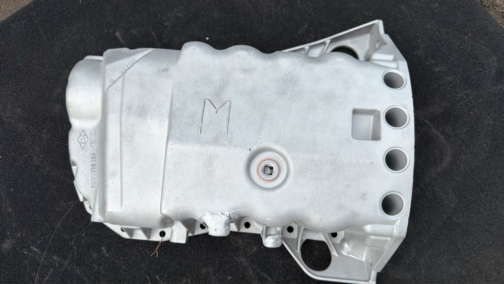 Піддон поддон картер подон Renault 2.0 бензин 8200728384