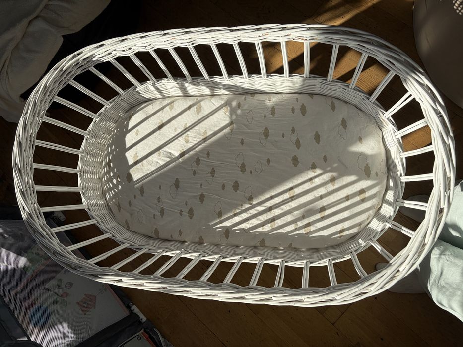 Kosz mojżesza + materac + dwa przescieradła