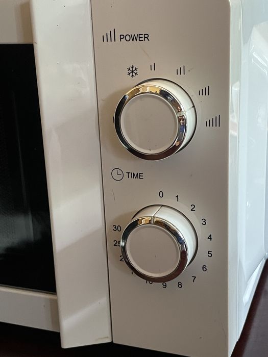 Microondas P70T20L-V7A Tom