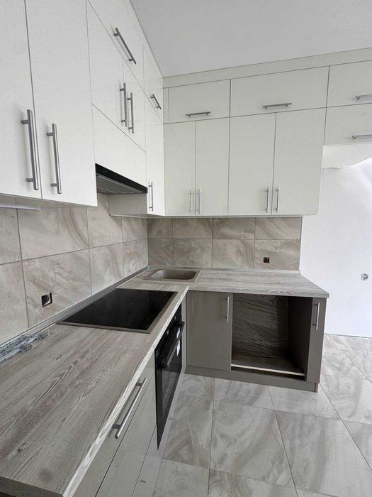 Продам 2 кімнатну квартиру на Молдованці !