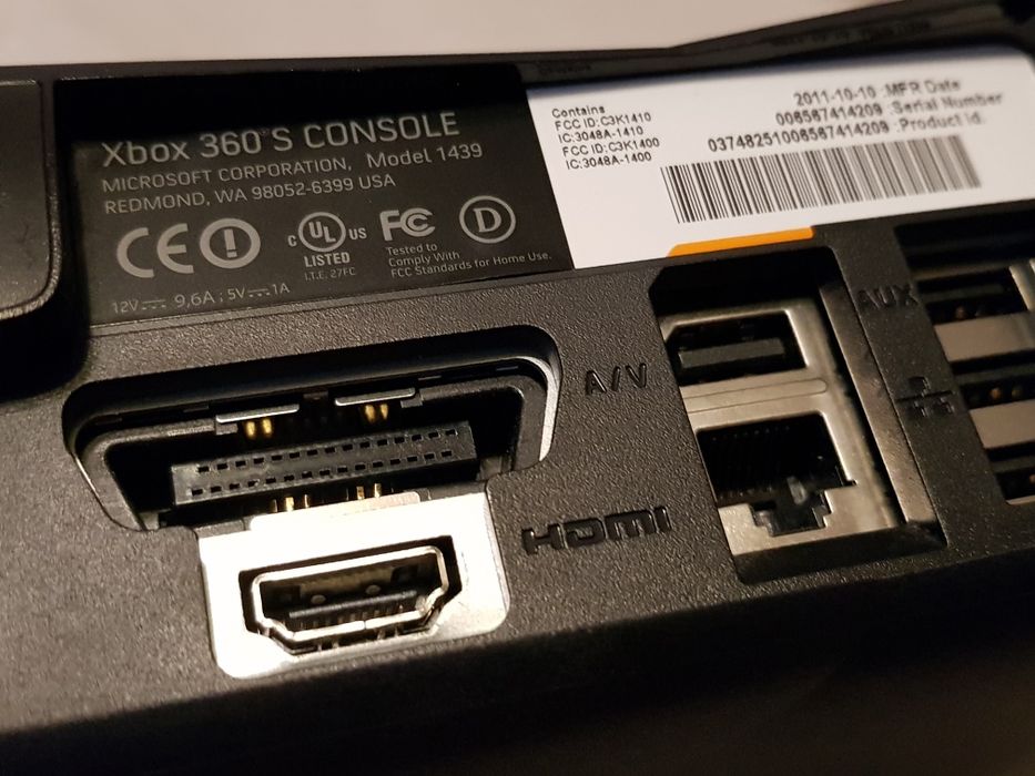 Xbox 360 s 250gb 2xpad Kinect komplet gry gratis