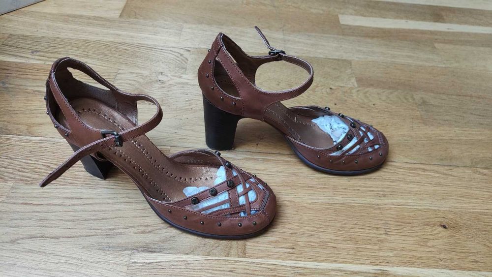 Buty damskie na obcasie r. 39 – BRONX – eleganckie, zadbane