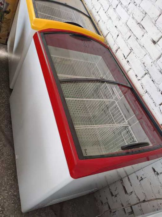 Якість! Морозильні вітрини ларі Italfrost до -23С Червоні.Розпродаж!