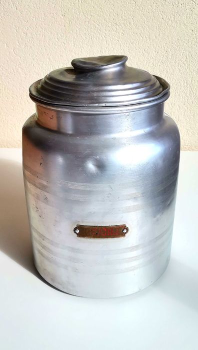 Latas alumínio mercearia vintage.