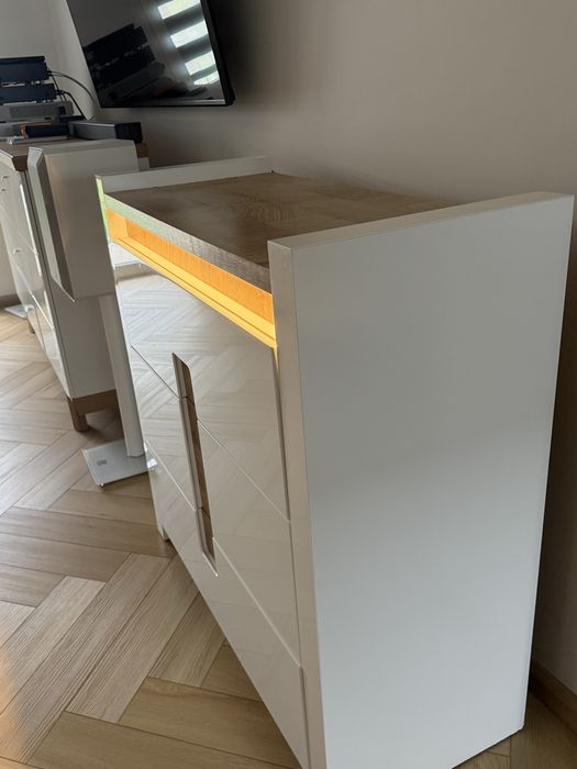 Komoda z lamka nocna Led