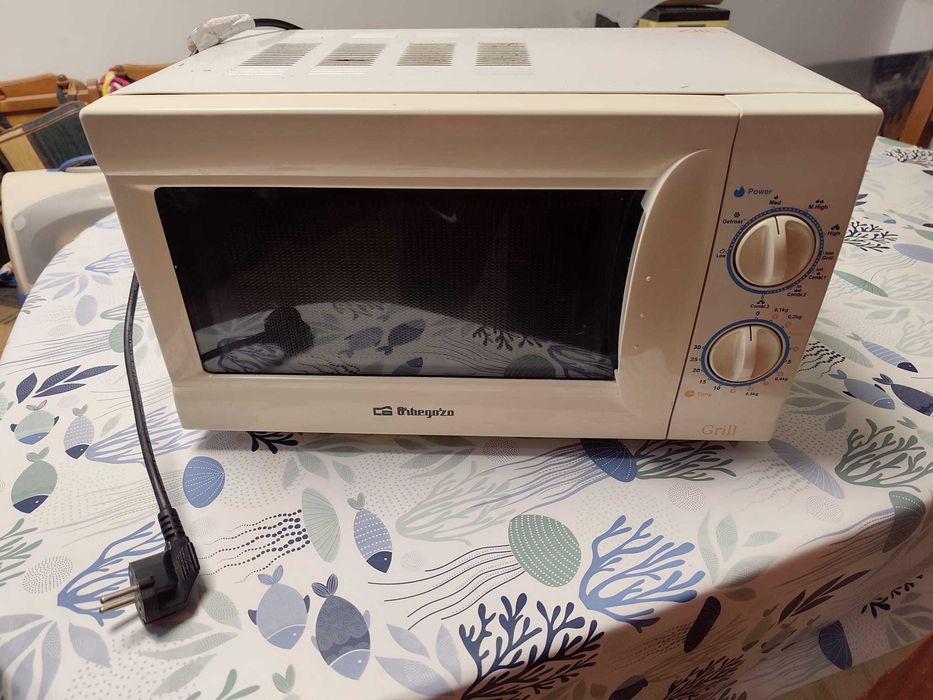 Micro-Ondas Bom estado a funcionar