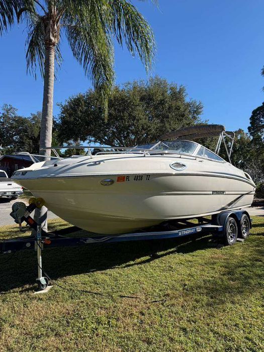 motorówka Stingray 215 CR 17 72h Jak nowa, garażowana, przyczepa