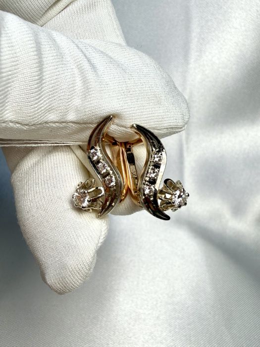 Золоті сережки з діамантами