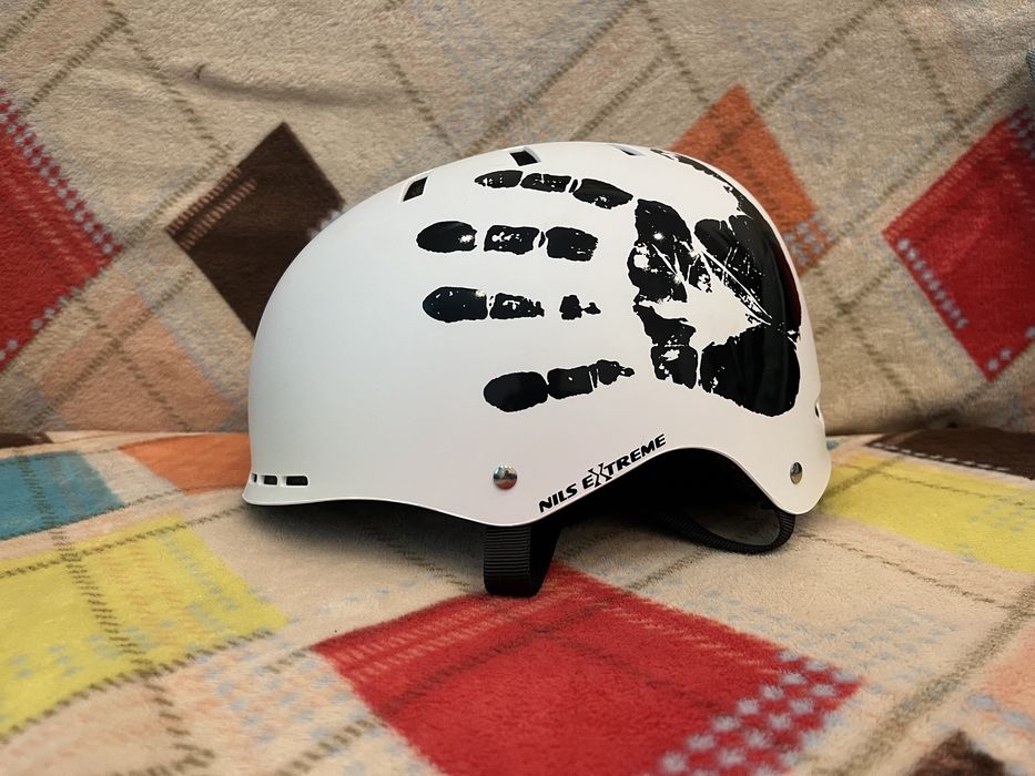 Zestaw (Rolki, Kask, Ochraniacze , Plecak,Dodatkowe kółka świecącę się