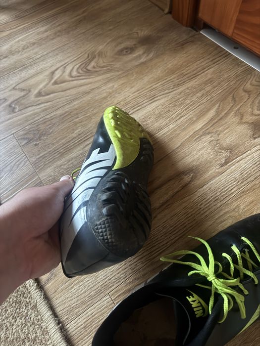 Футзалки Nike.