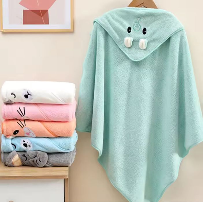 Детское розовое полотенце-уголок (зайчик)