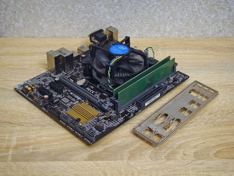 Комплект для ПК на 2-хъядерном Intel i3 s1151 (проц+материнка+память)