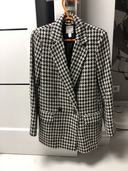 Стильний твідовий піджак в гусячу лапку. H&M.
